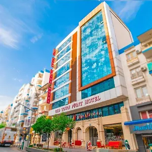 Old Town Point & מלון